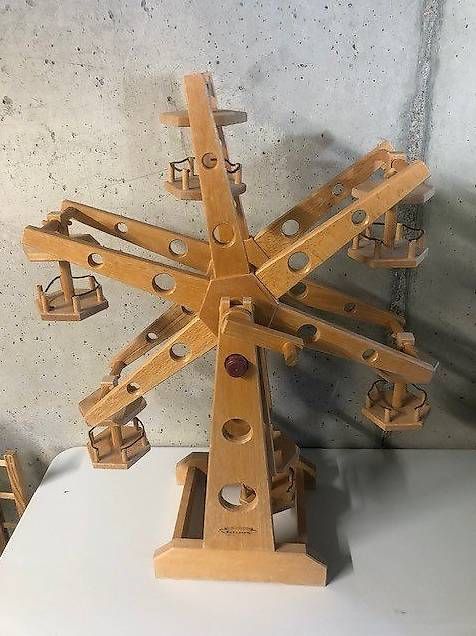 Jouets: Riesenrad aus Holz – D'occasion à Altbüron par zet_pnw5