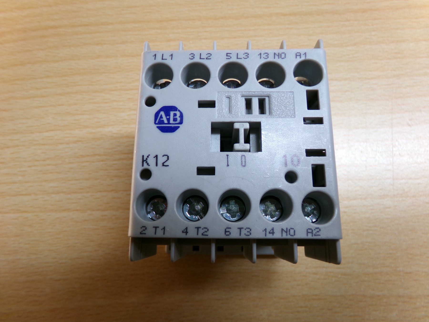Elektronikbauteile: Kleinschütz 24VDC AB K12-10 – Gebraucht aus Hombrechtikon von Maloev17
