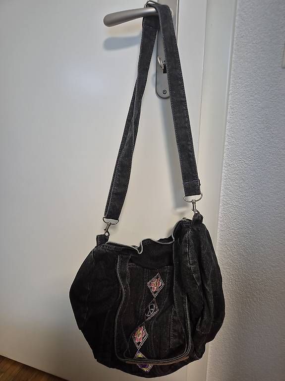 Borse da donna: Sac en jeans noir – Usato da marly venduto da Leg_chipie21 1