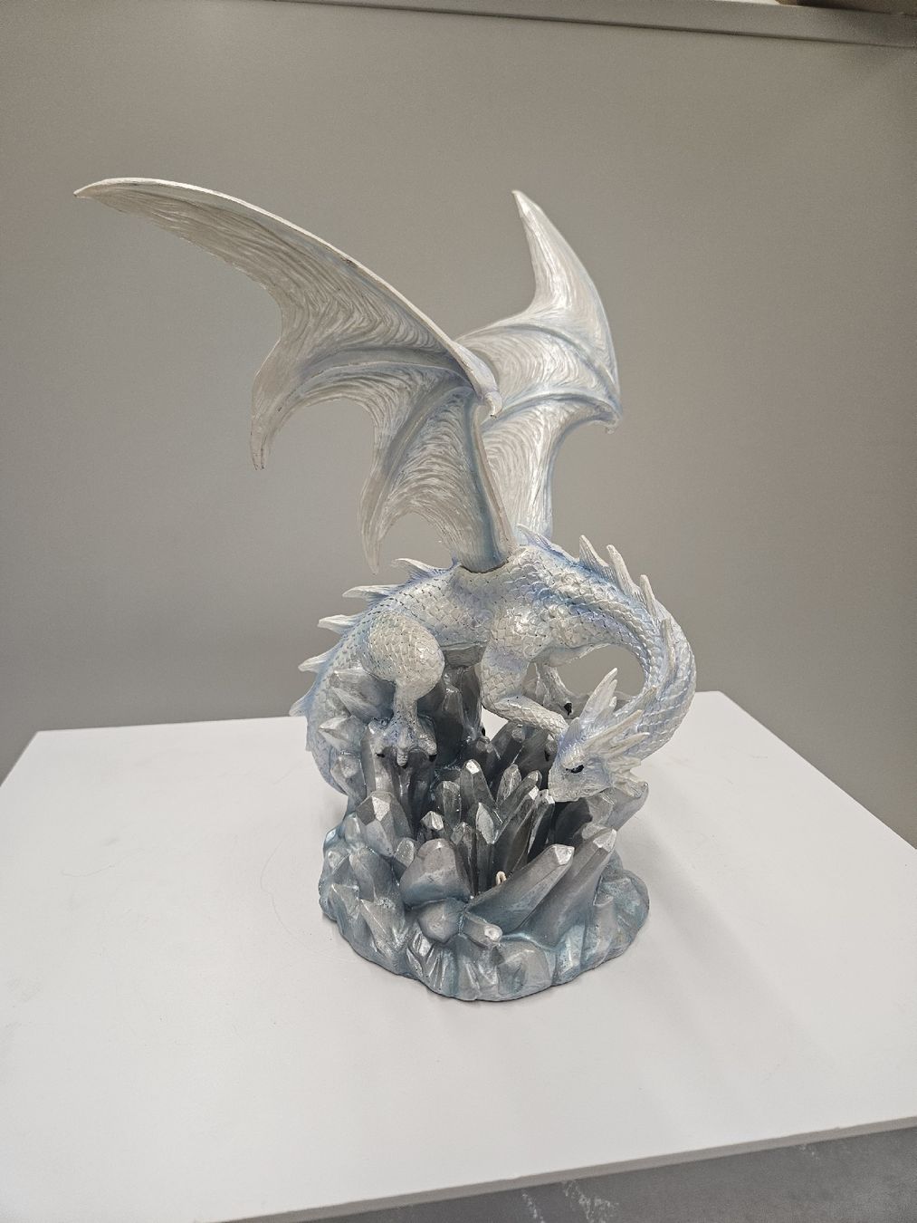 Statuette: Blue/Crystal Cave Dragon LED 30cm – Nuovo (secondo la descrizione) da Dielsdorf venduto da Kenan997