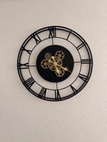 Wanduhr mit Zahnrädern, Retro-Stil
