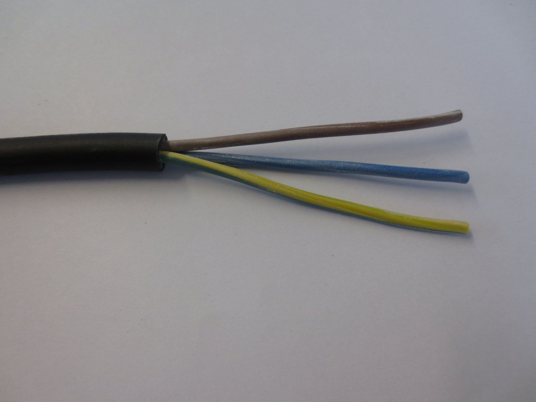 Cavi: Gummi Kabel 3x1.5mm2 H07RN-F Meterware – Nuovo e nell'imballaggio originale da Sulz LU venduto da Elektrofachverkauf 1
