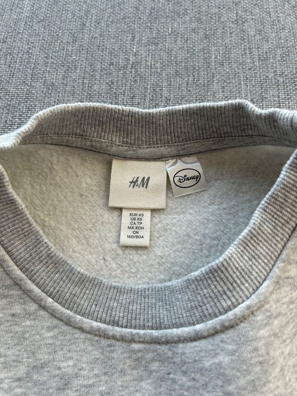 H&M Pullover & Sweatshirts: hellgrauer Micky Mouse Pullover, Gr. XS – Gebraucht aus Cham von milaur 2