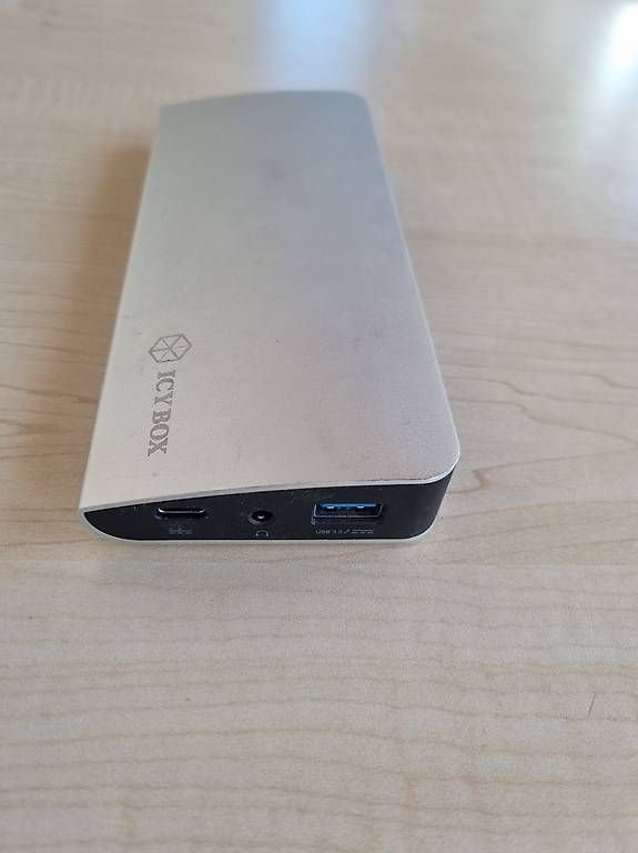Dockingstation: Docking Station + USB Hub – Gebraucht aus Zürich von fae_5dp8 1
