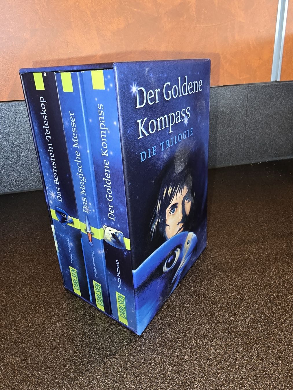 Libri: Philip Pullman's Goldener Kompass Trilogie 3er-Set – Usato da Morschach venduto da Monikawi