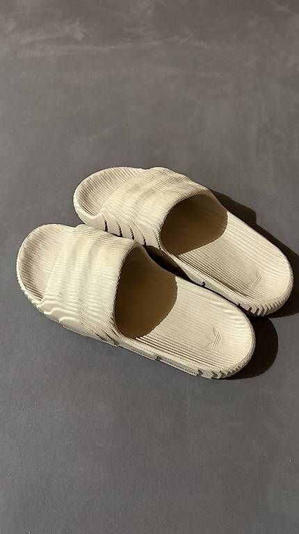 Scarpe da uomo: ADIDAS SLIDES 22 GRÖSSE 47 – Nuovo e nell'imballaggio originale da Dussnang venduto da bue_fx8n