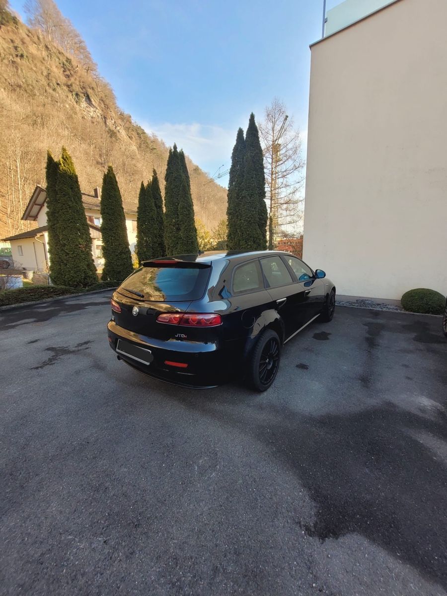 Alfa Romeo Automobili: Alfa Romeo 159 2.0 JTDm – Usato da Triesen venduto da Corradog64 2