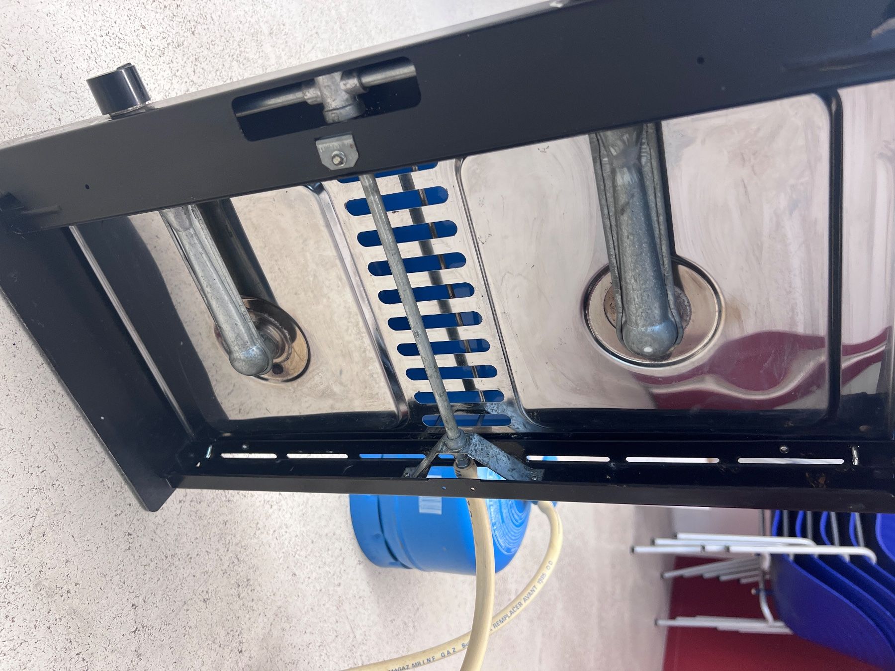 Griglie: Gasgrill mit Gasflasche – Usato da Zürich venduto da wme_n5yf 6