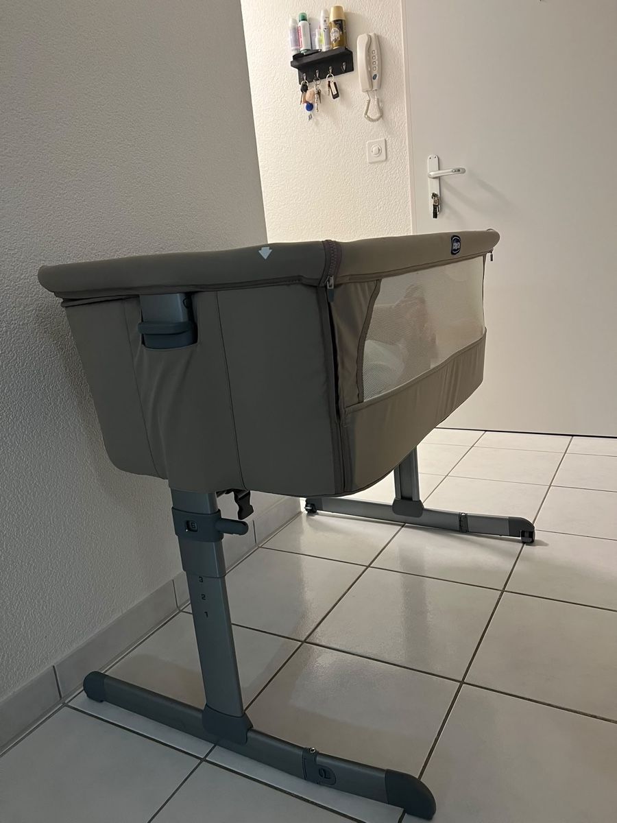 Chicco Betten: Lit bébé - Berceau cododo Chicco Next2Me beige – Gebraucht aus Granges-Paccot von hasan.shaker