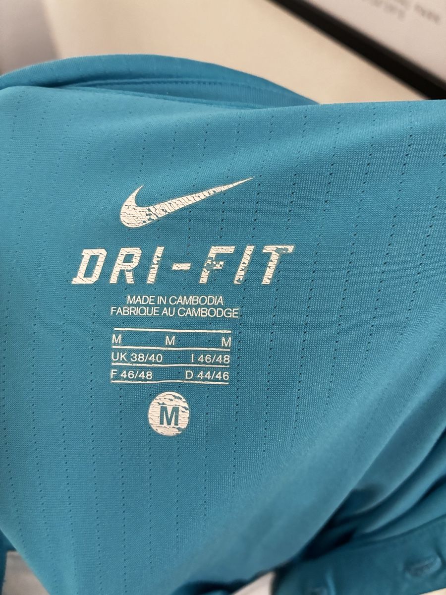 Lotti di vestiti: Nike Tennis Set, – Usato da Uznach venduto da j.g.gashi 2