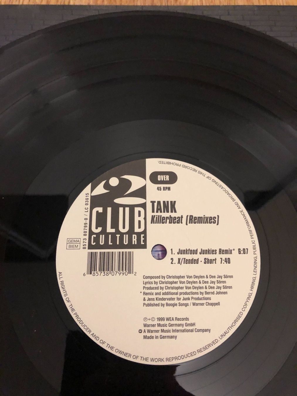 Dischi in vinile: Tank - Killerbeat 12“ – Usato da Schübelbach venduto da Klabauterli 3