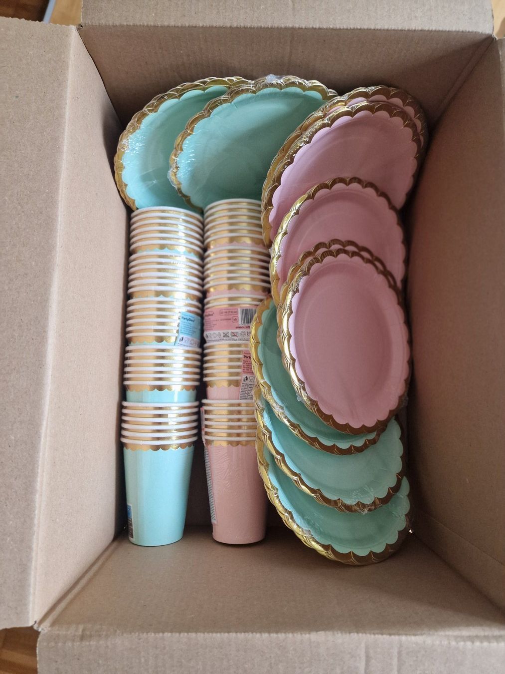 Geschirrsets: XXL Party Set Happy Birthday – Neu und originalverpackt aus Bern von happy-baking.ch 1