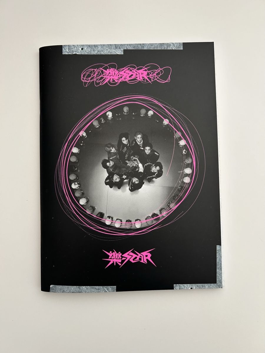 CD: Stray Kids Rock-Star Album Roll Version – Nuovo (secondo la descrizione) da Rupperswil venduto da van_tyy6
