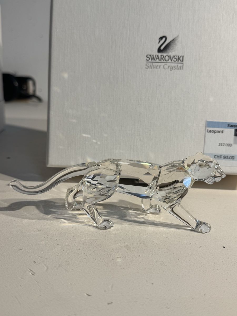 Swarovski Statuette: Swarovski Figur Leopard – Usato da Wetzikon ZH venduto da Rambo21
