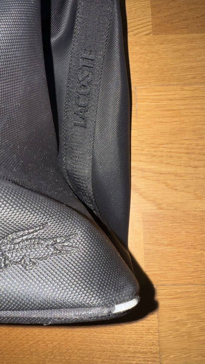 Lacoste Borse da donna: Lacoste Beuteltasche schwarz – Usato da Gümligen venduto da morticiaaddams 2