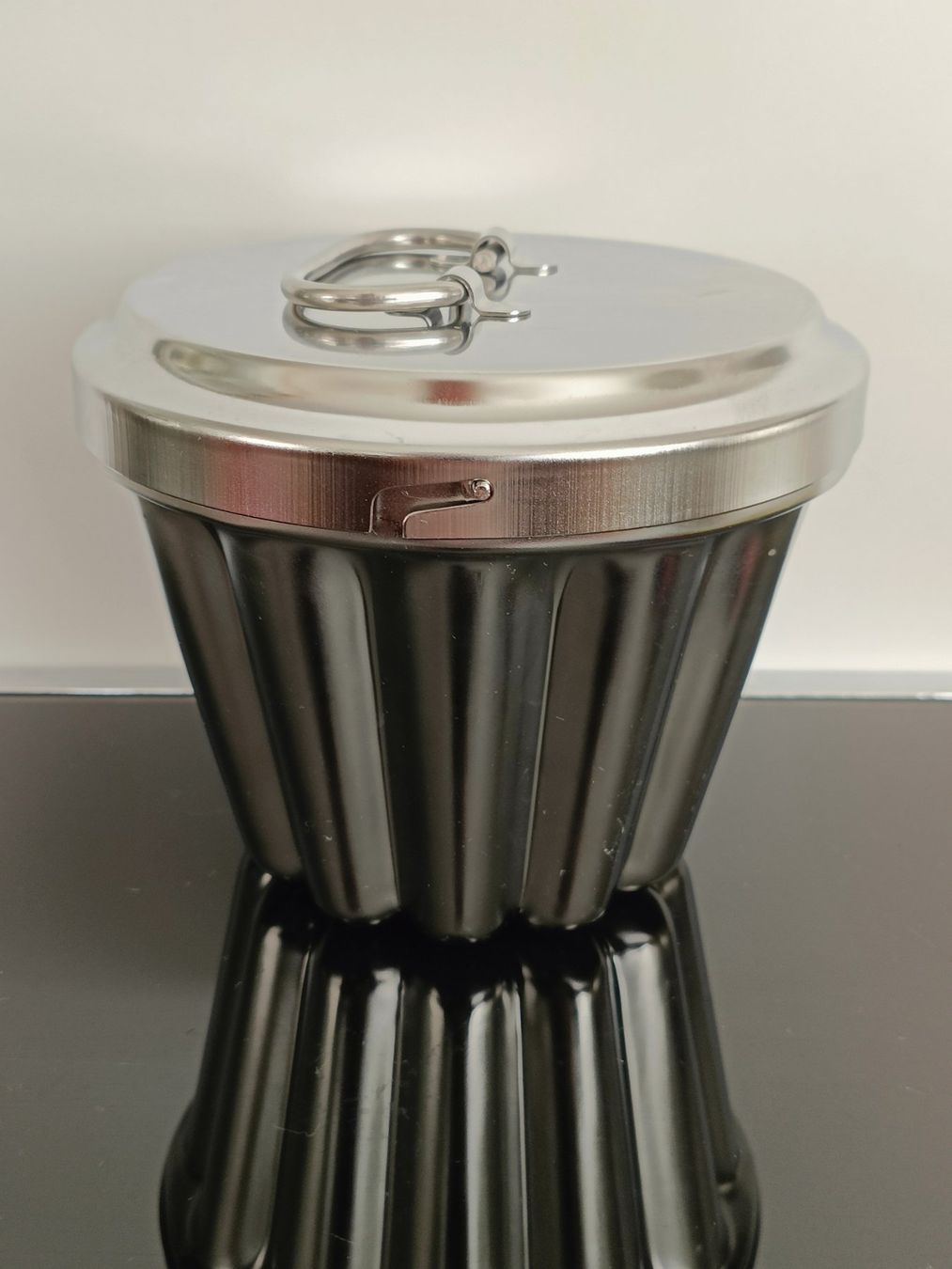 Backformen: Gugelhupf- oder Puddingform mit Deckel, in ausgezeichnetem Z – Gebraucht aus Birr von sen_sy55