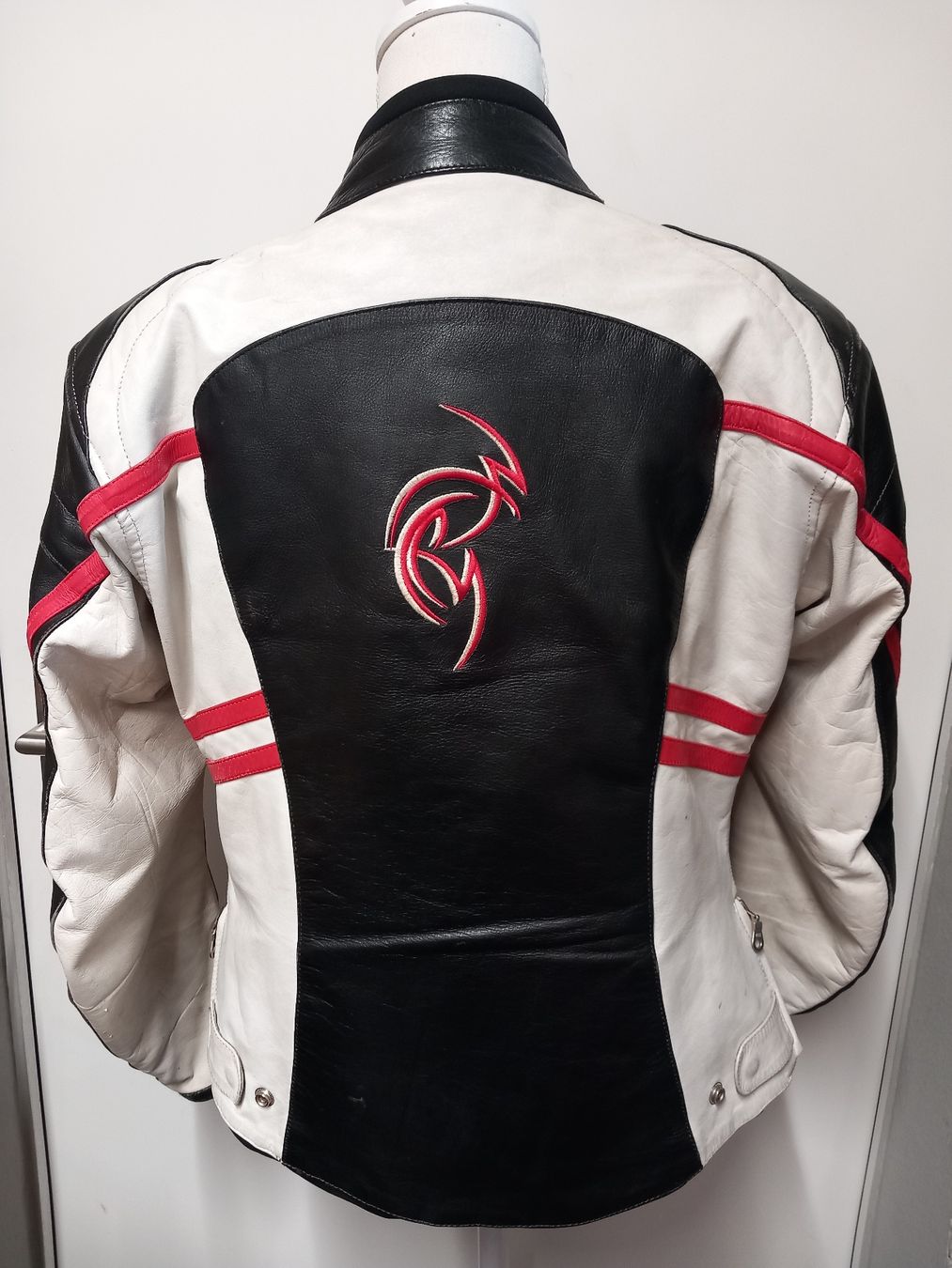 Held Jacken: Held Lederjacke Biker Stil Gr.42 Unikat! – Gebraucht aus Gwatt (Thun) von umwelt-brocki 3