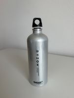 Radius RYZON x SIGG Traveller Trinkflasche in silber