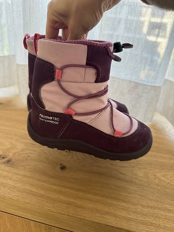 Scarpe per ragazze: Winter Stiefel / Snowboots Gr. 28 – Usato da Maienfeld venduto da monibo 1