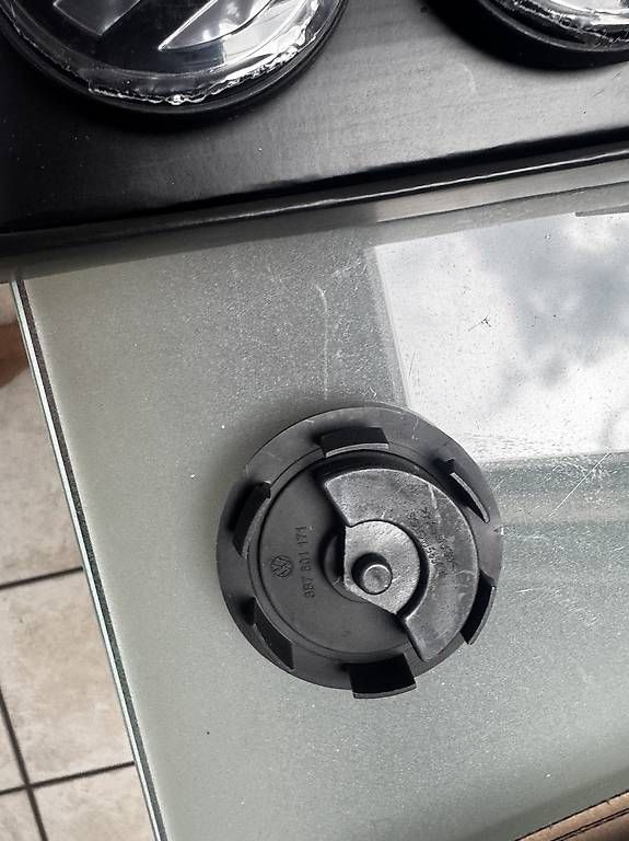 Tutti pezzi di ricambio auto: Schwimmende Narbendeckel VW neu – Usato da Wollerau venduto da michel31 2
