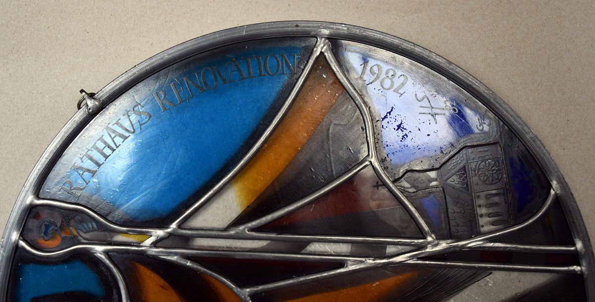 Altro in Antiquarato & Arte: Glas Scheibe Hans Schilter 30 cm Durchmesser – Usato da Rotkreuz venduto da salsanera 1