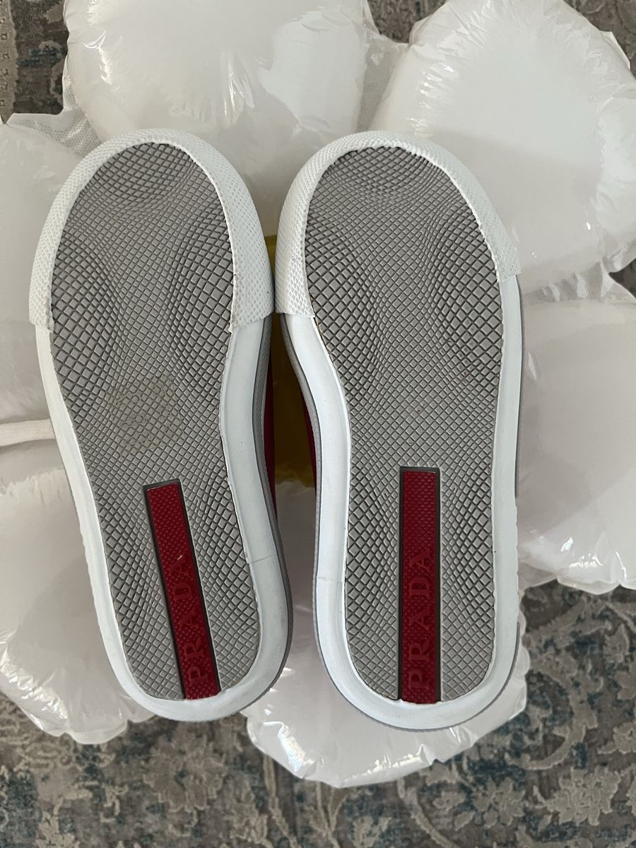 Prada Chaussures filles: Prada Sneaker Leder Gr.27 – D'occasion à Oberengstringen par Baby_Fashion 4