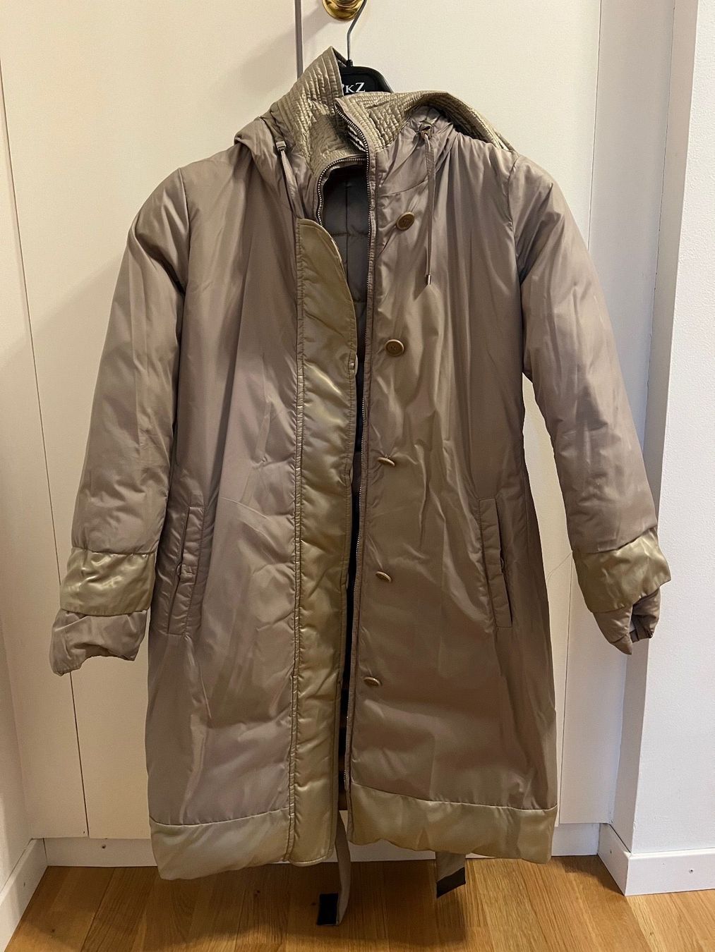 Max Mara Cappotti: MAX MARA Cube Coat Mantel Down Jacket – Nuovo (secondo la descrizione) da Ebmatingen venduto da dartim 6