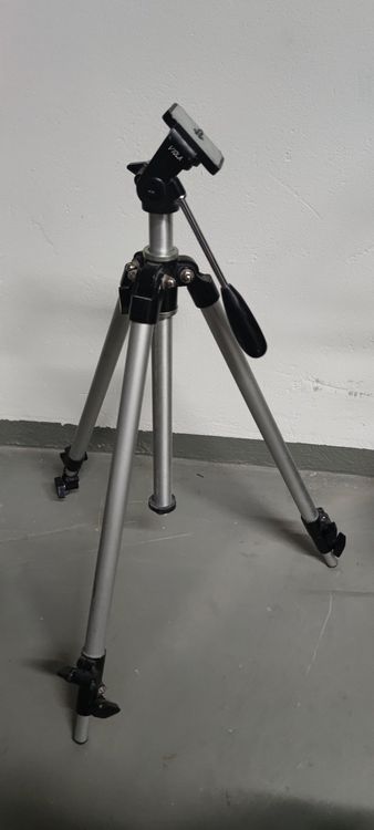 Treppiedi & Teste: Stativ – Usato da Niederhelfenschwil venduto da K.Alex