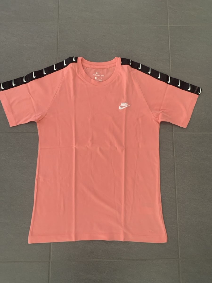 Nike T-shirt: T-shirt Nike – Usato da Collombey venduto da amina36