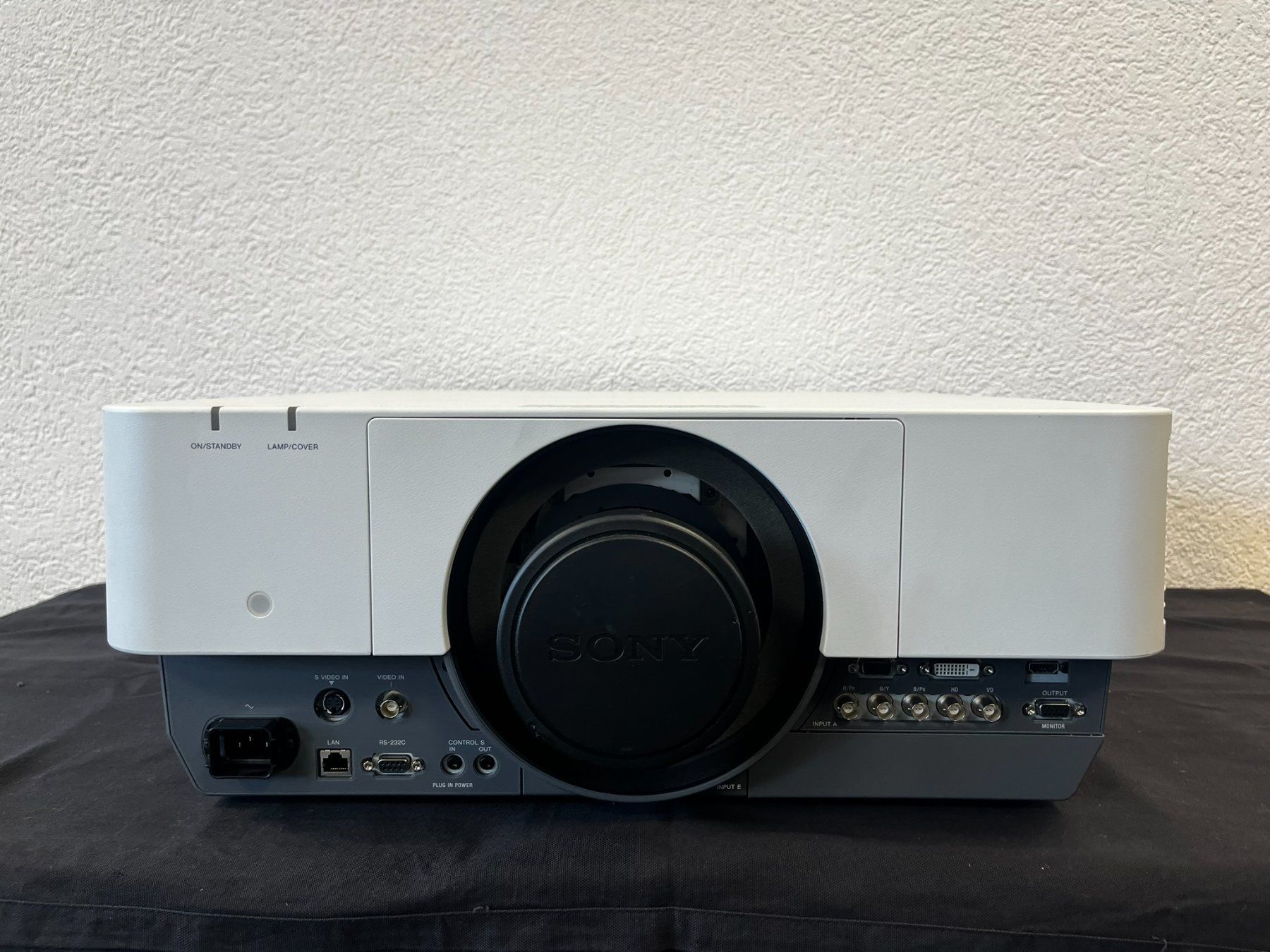Sony Proiettori: Sony VPL-FH500L – Usato da Bern venduto da NIKA-SYSTEMS