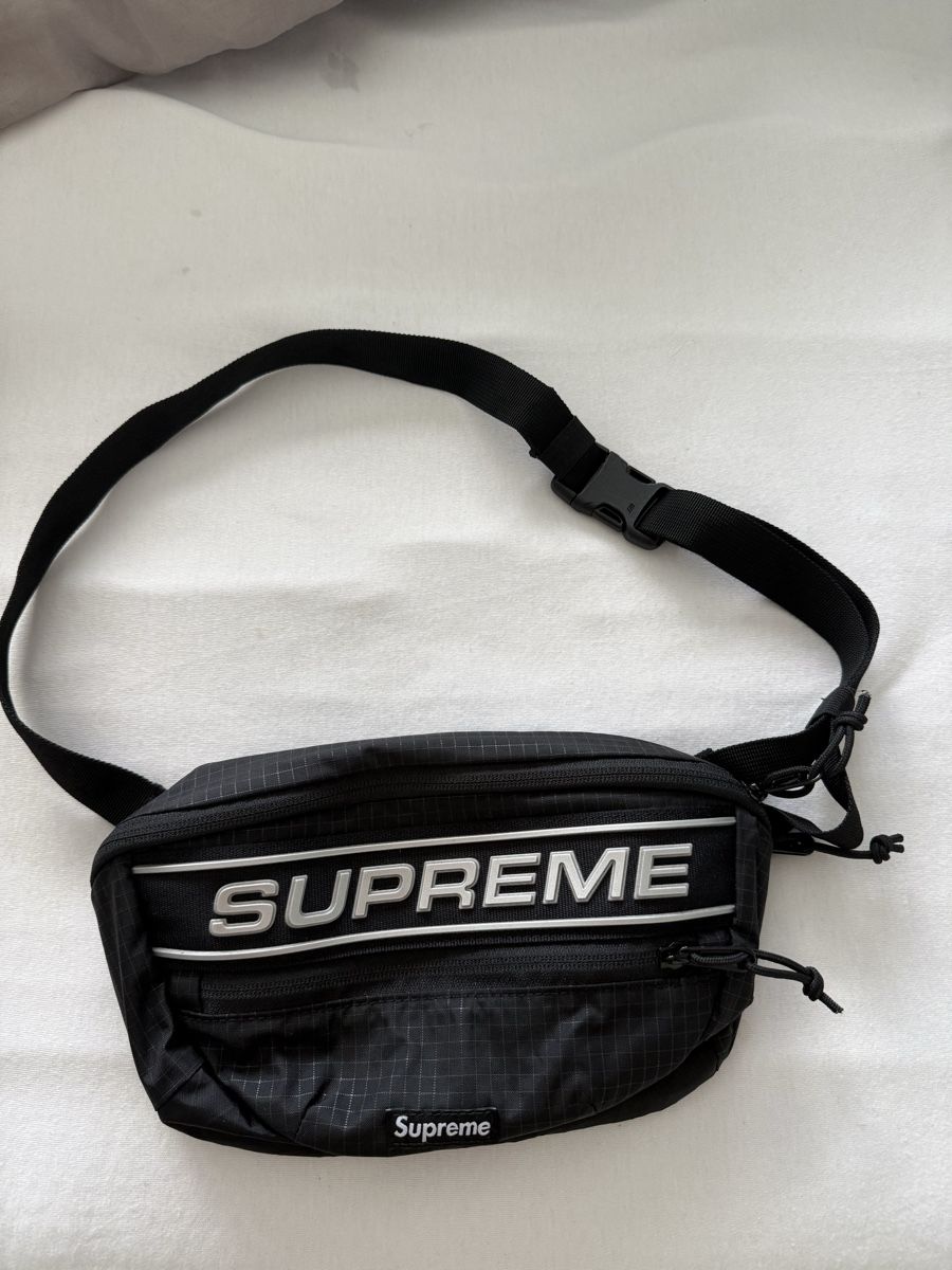 Supreme Borse: Supreme Bauchtasche – Nuovo (secondo la descrizione) da Altstätten SG venduto da noa_cg9g