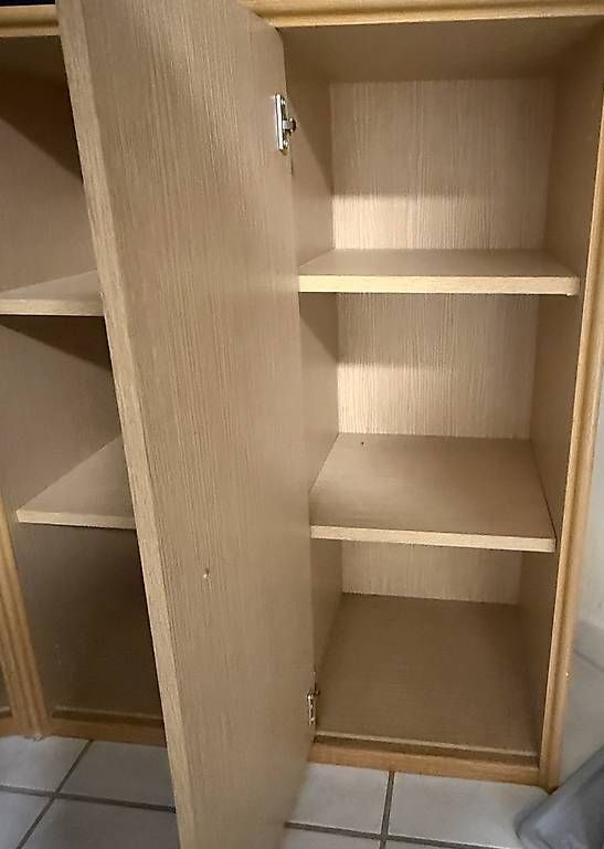 Regale: Wohnwand, Gestell, kleiner Schrank – Gebraucht aus Bassersdorf von Buesler7 3
