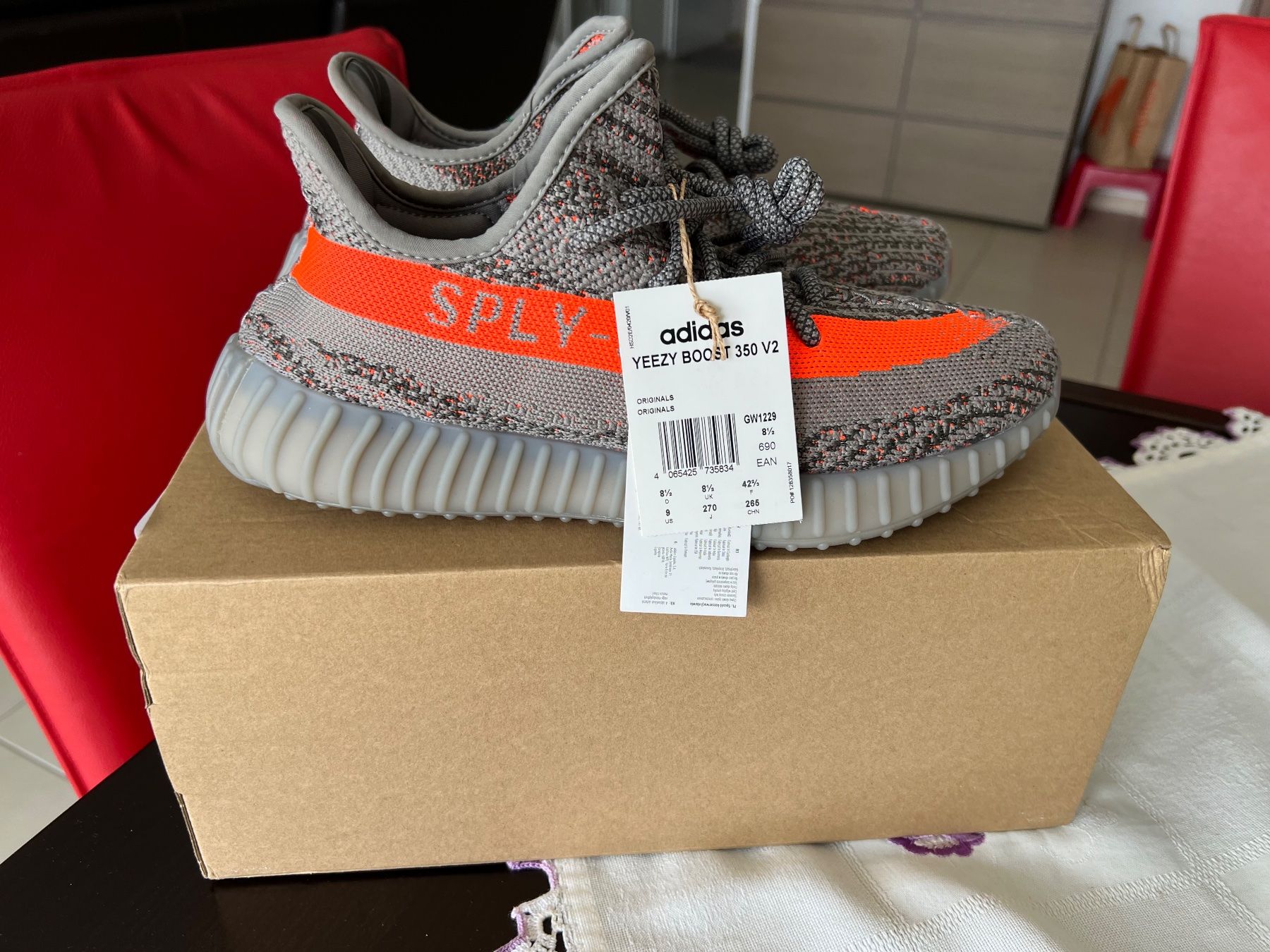 Adidas Scarpe da uomo: Adidas Yeezy Boost 350 V2 Beluga reflektierend – Nuovo e nell'imballaggio originale da Weggis venduto da G_Ghost 2