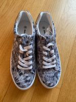 Sneakers / Schuhe mit Ikat Muster