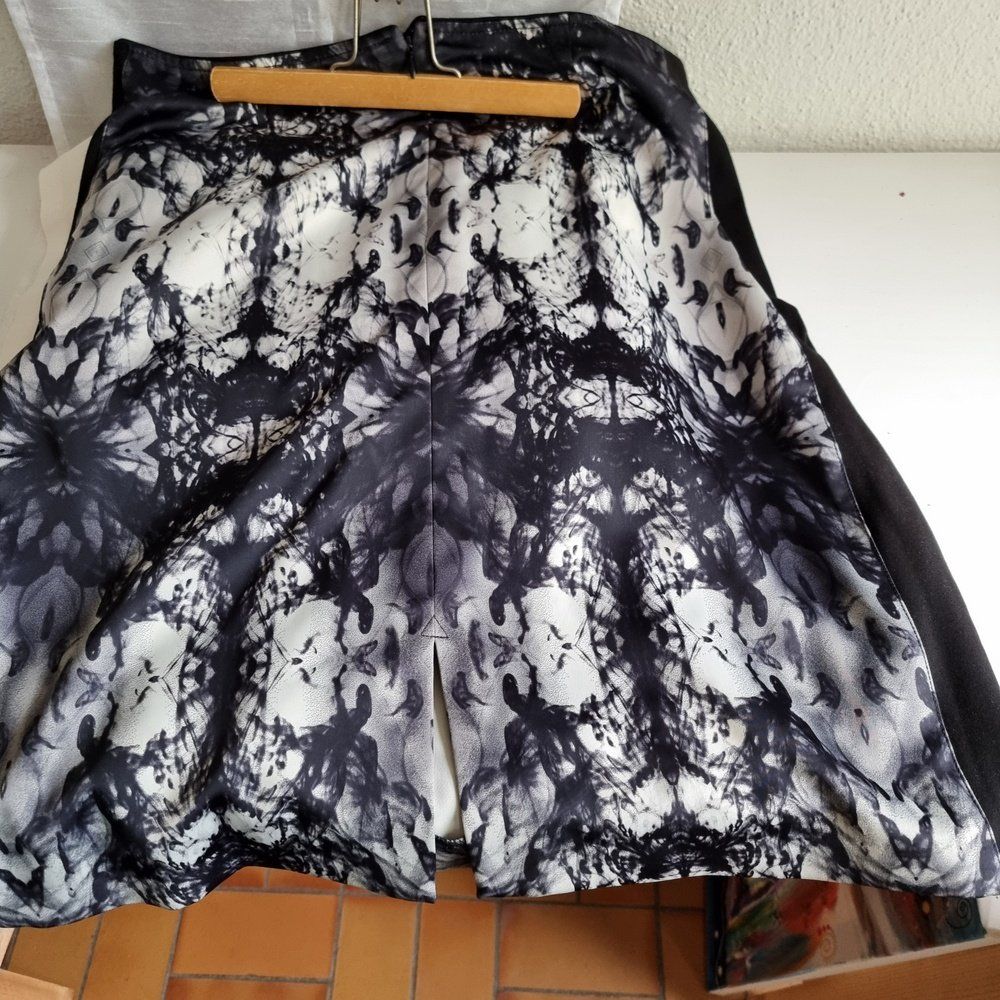 Gonne: Eleganter Rock mit crazy Muster Gr. 44 – Usato da Rupperswil venduto da moni_2024 4