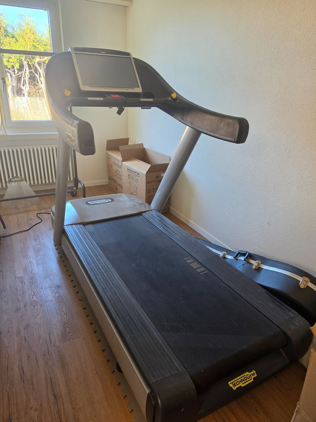 Technogym Vélos d'appartement: Gebrauchtes Technogym Laufband – D'occasion à Edlibach par ane_555b