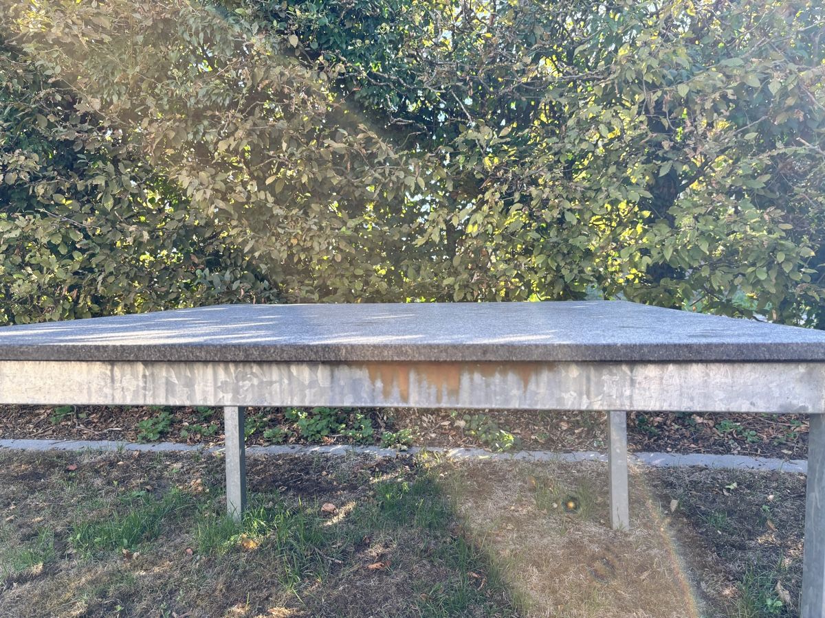 Tische: Gartentisch Granit mit verzinktem Gestell – Gebraucht aus Aarau Rohr von Kcookie 8