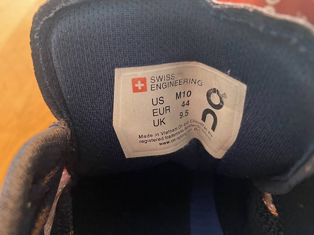 On Scarpe da uomo: ON Cloudflow 2 - Grösse 44 – Usato da Sursee venduto da Twism 1