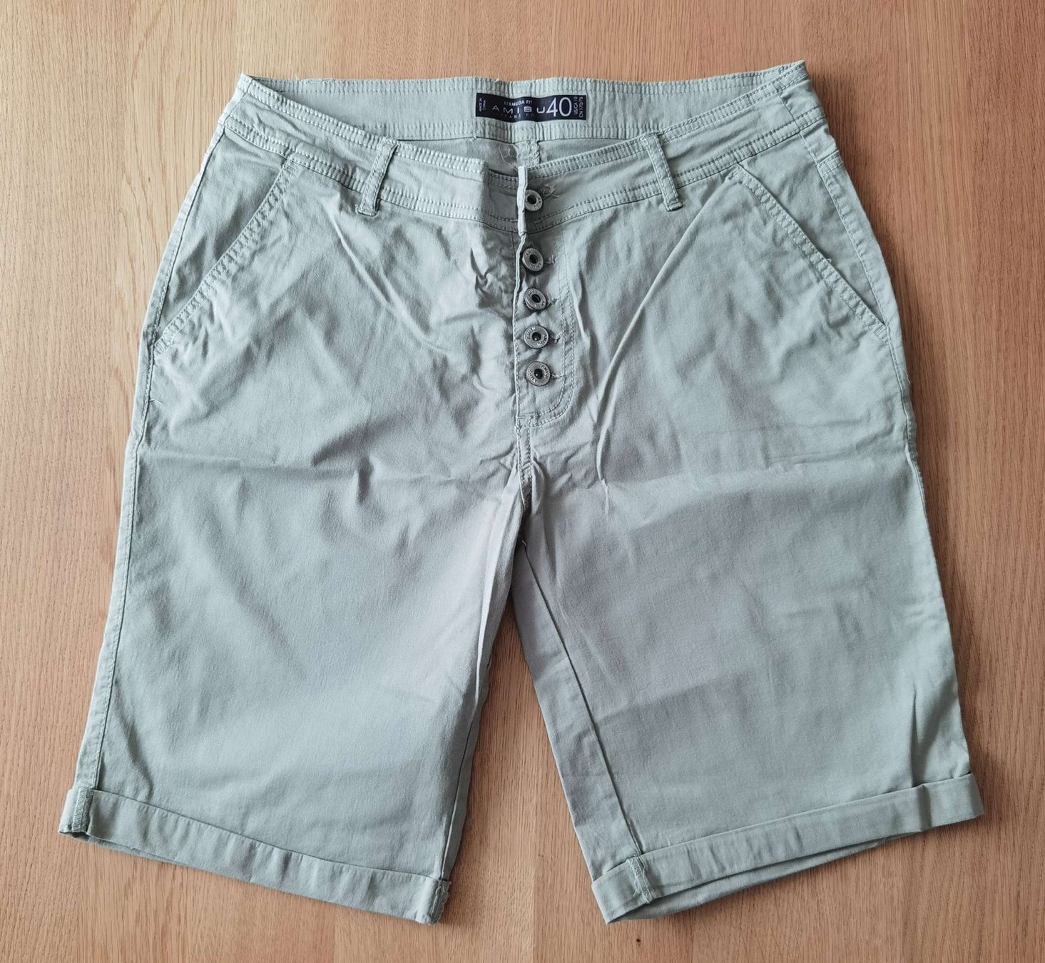 Hosen: Bermuda fit Hose – Gebraucht aus Zug von WickiPanda
