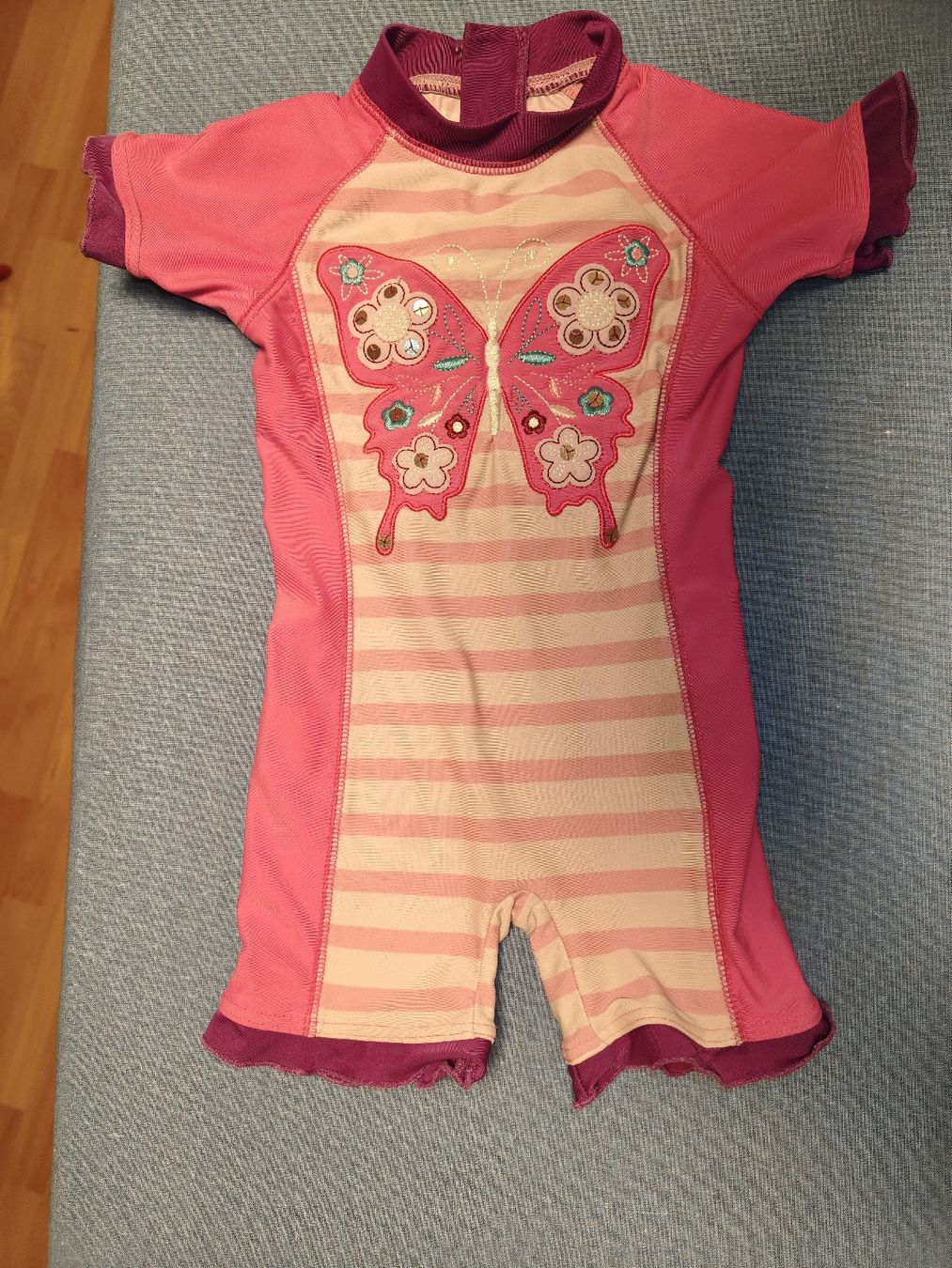 Badekleider & Bikinis: Badegewand / Badehose 74/80 – Gebraucht aus Henggart von piipmatz01