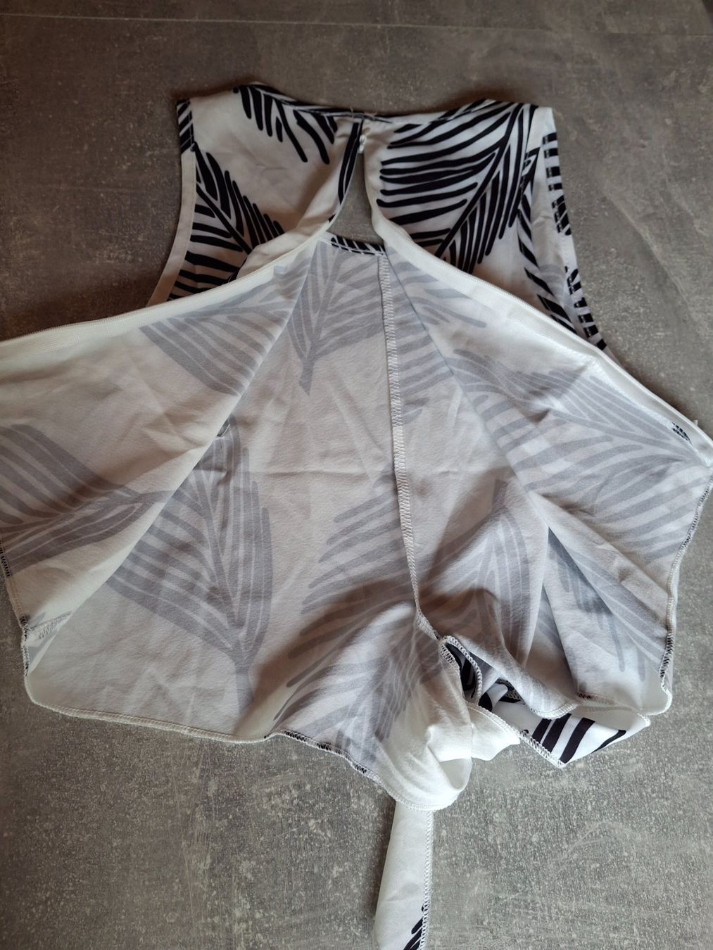 Top: Haut - Croc Top taille S – Usato da Villiers venduto da san_jn5w 4