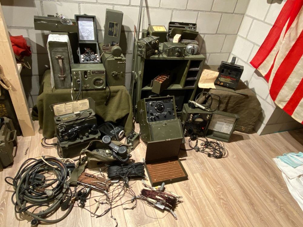 Sonstiges zu Militär: US ARMY KONVOLUT TEL. GERÄTE – Gebraucht aus Biel-Benken BL von