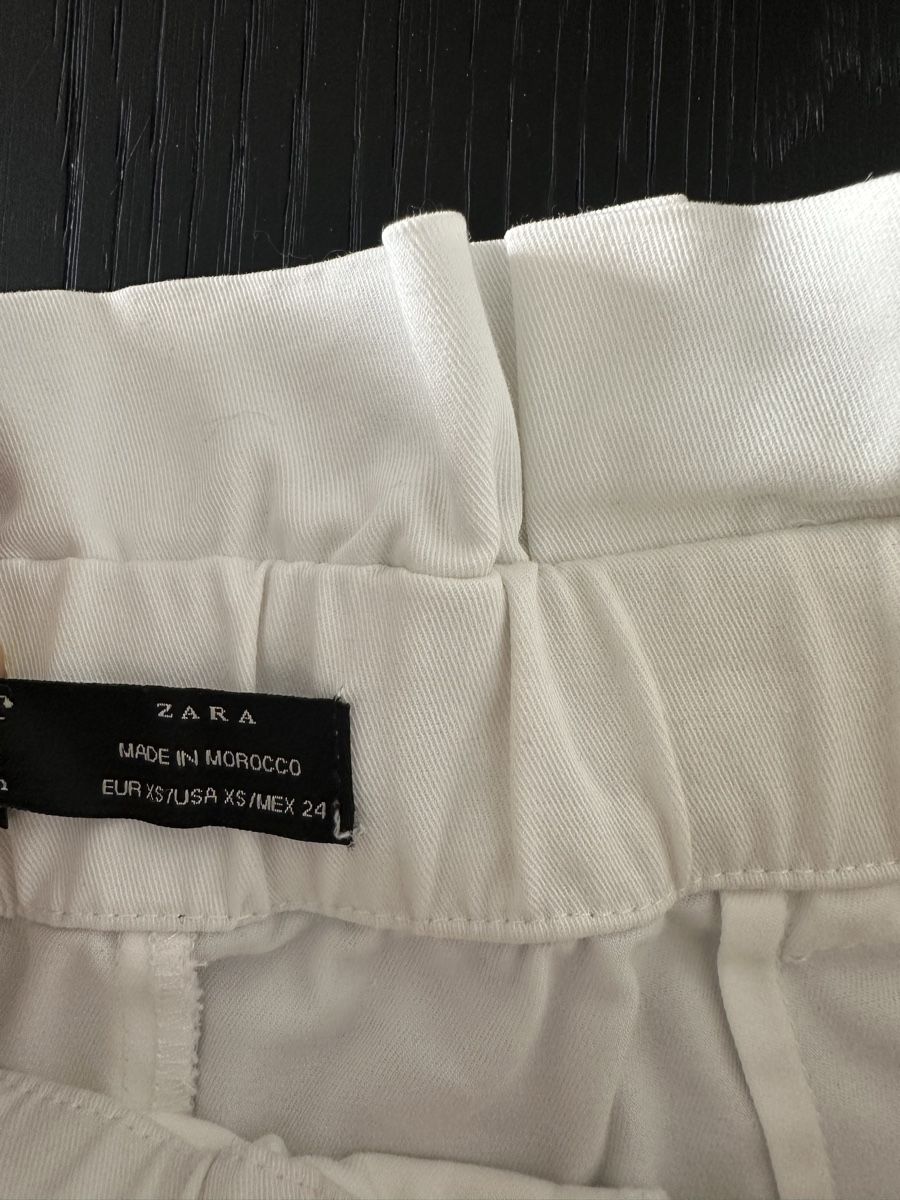Zara Pantaloni: White Zara Shorts – Usato da Zürich venduto da juz_2t2j 3