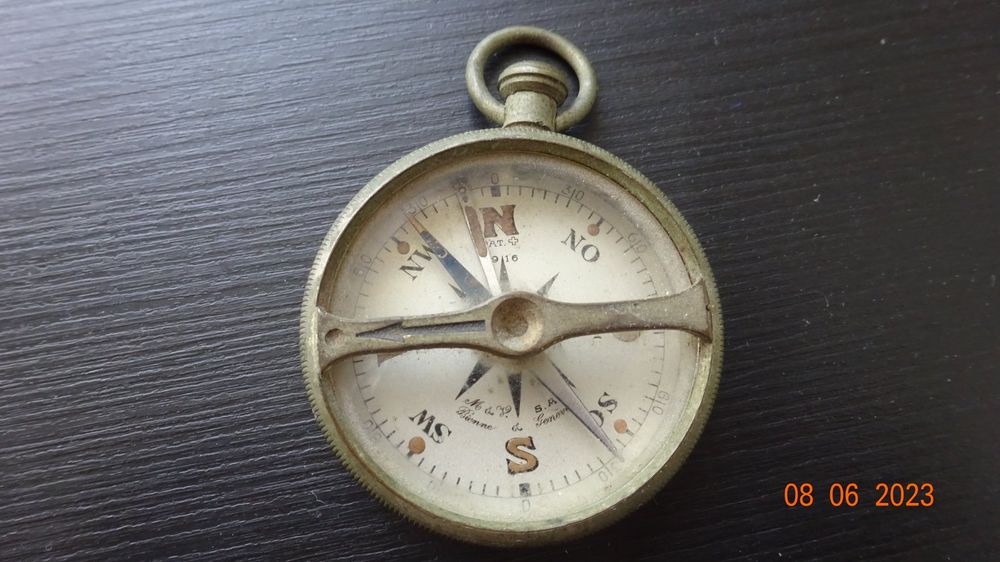 Montre boussole online ancienne