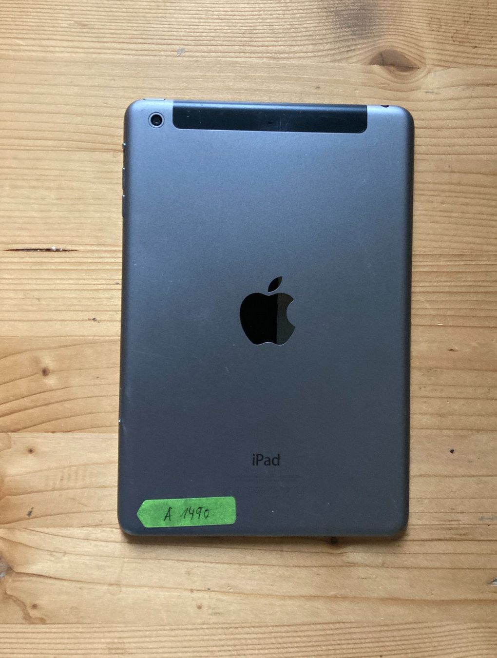Apple Tablet PC: APPLE iPad  A1490  schwarz/grau – Difettoso da Muttenz venduto da mjd_mjd 3