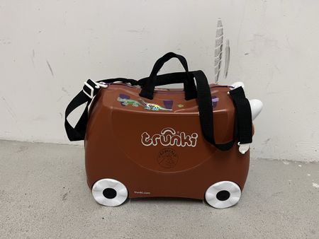 Trunki Ride-On Suitcase for Kids - Great Condition! 48