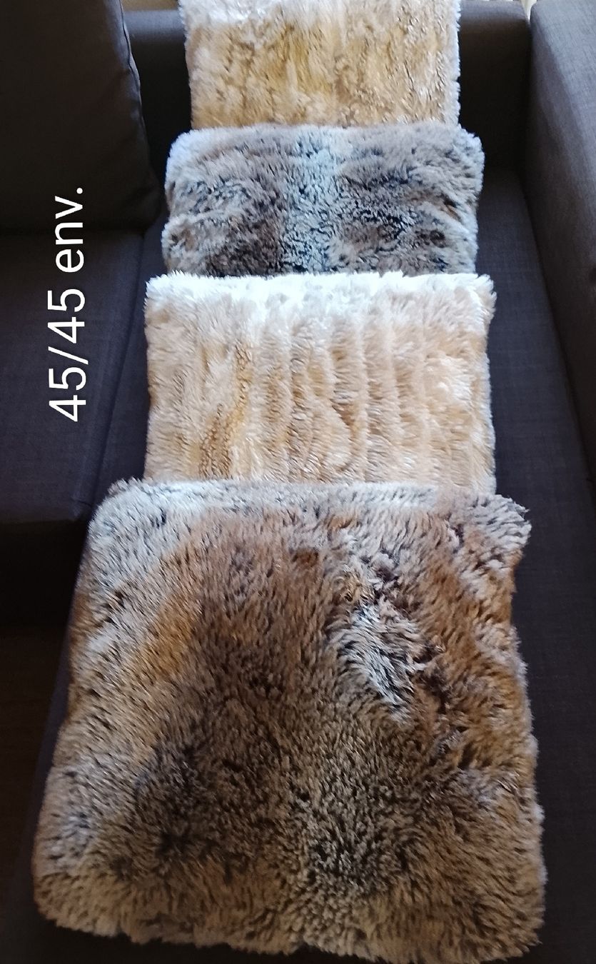 Kissen: Lot de quattre coussins – Gebraucht aus Couvet von fat_kyl7