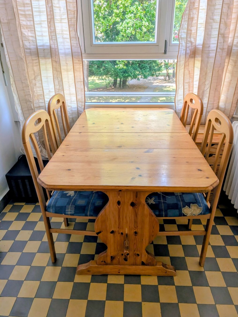 Tische: Table à manger en bois massif – Gebraucht aus Genève von Maria11 4