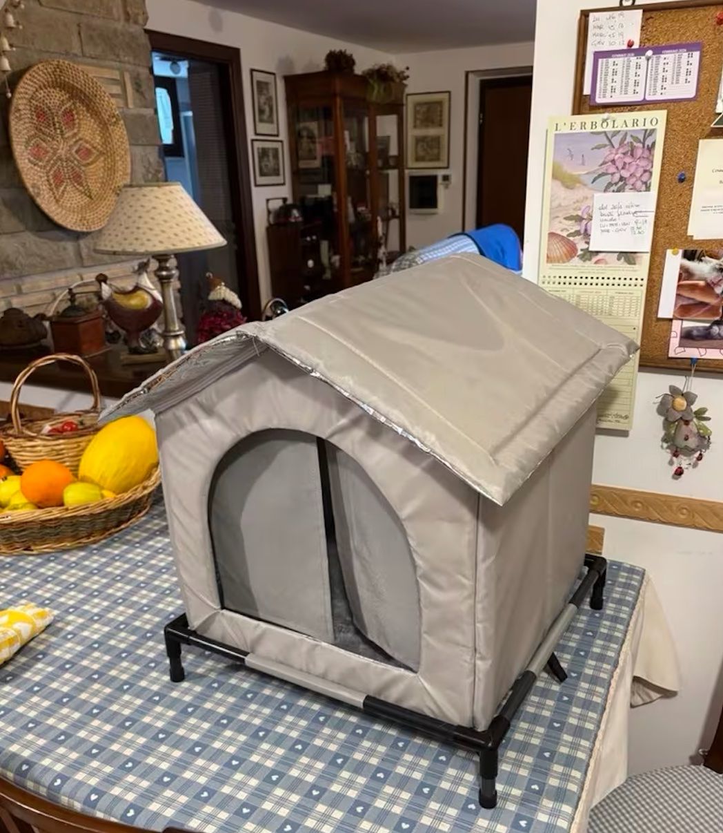 Liege- & Schlafplätze: Maison pour animaux – Neu und originalverpackt aus Bienne von Daniel_Schader