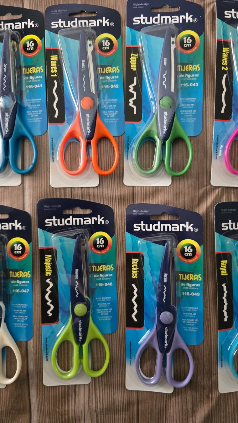 Tutti gli attrezzi: 12 x Studmark Bastelschere / Motiv Schere – Nuovo e nell'imballaggio originale da Thalwil venduto da VitaMini 2
